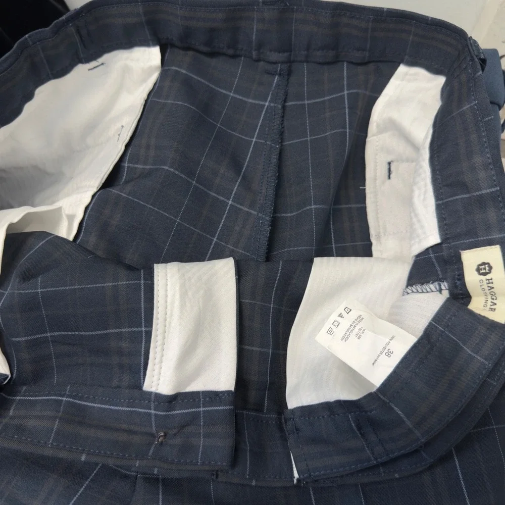 Haggar Clothing Mens Navy Blue Plaid Shorts Flat Front Size 38 Expandable Waist